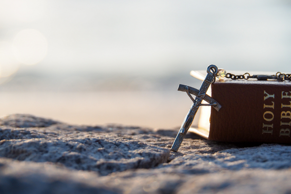 le collier croix et sa signification