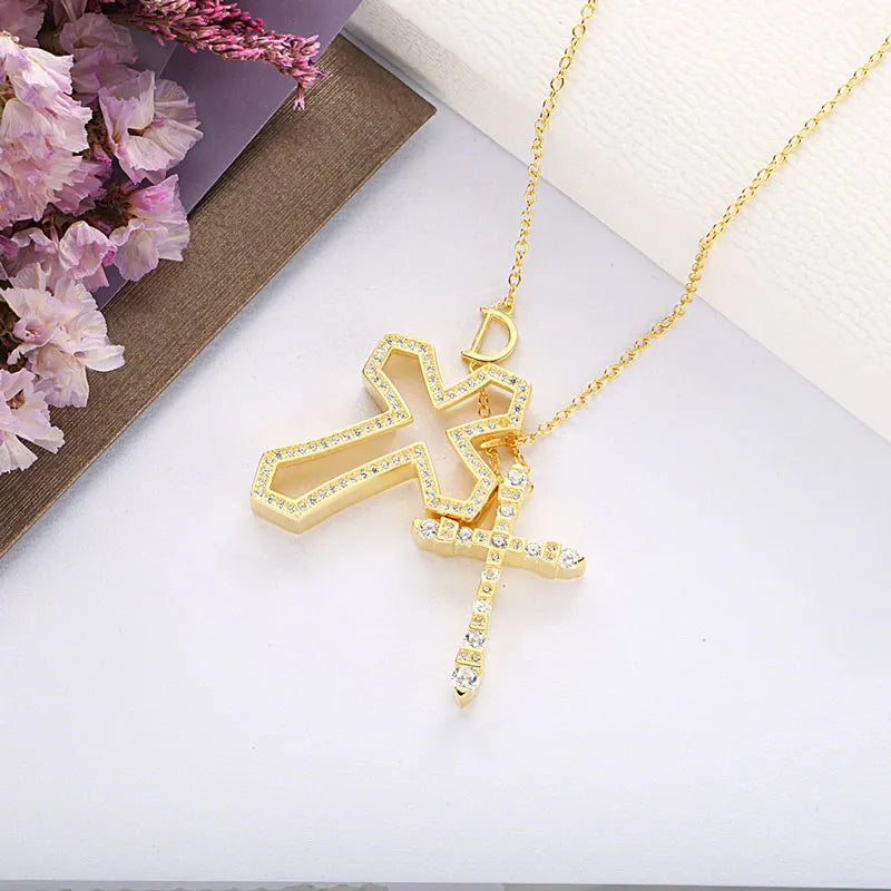 Enlacement - collier croix chrétienne femme