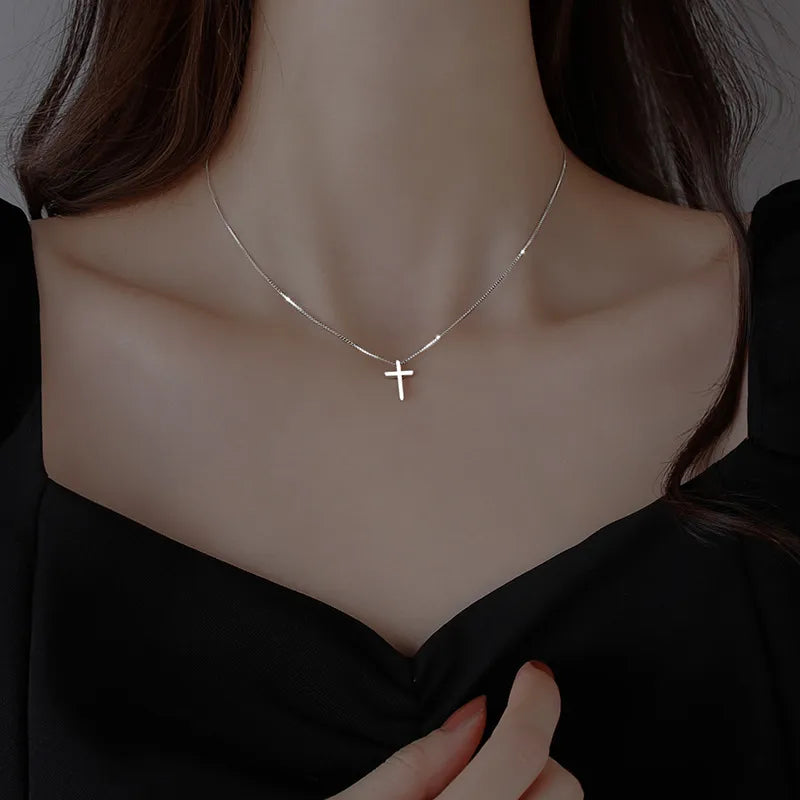 Ténébra - collier croix gothique