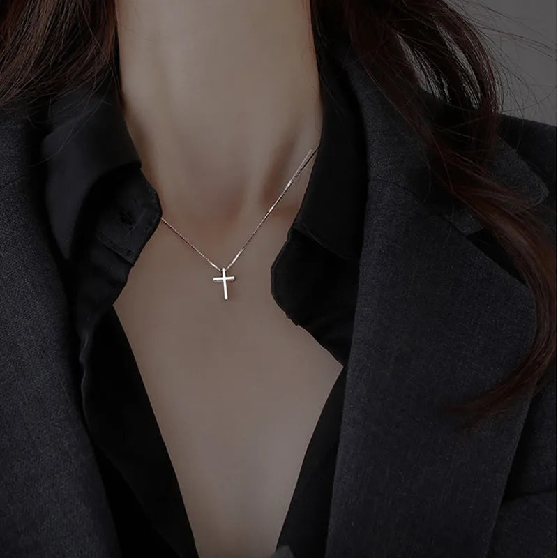 Ténébra - collier croix gothique